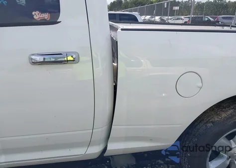 2022 Ram 1500 Classic Tradesman 4X4 6'4 Box z USA, uszkodzony, nr VIN 1C6RR7FG2NS156778